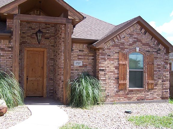 2nd image of 1727 Shoal Creek Dr