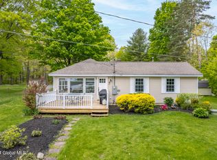 9 Tomahawk Ln, Saratoga Springs, NY 12866