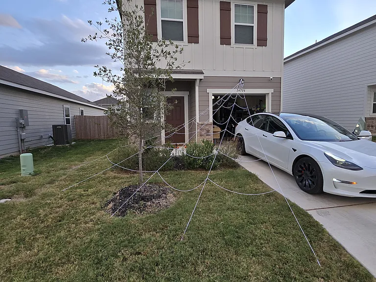 14706 Maple Ter — Photo 1