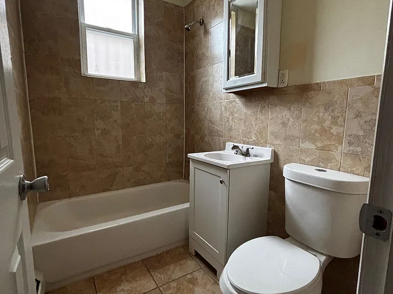 321 Sanford Ave #B4 — Photo 4