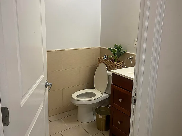 5512 Madison St #13 — Photo 2
