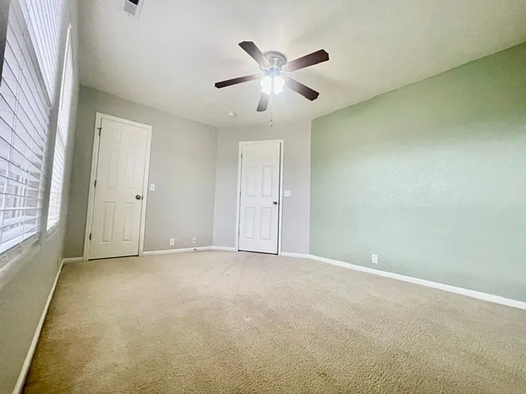 2146 Creekridge Point — Photo 13