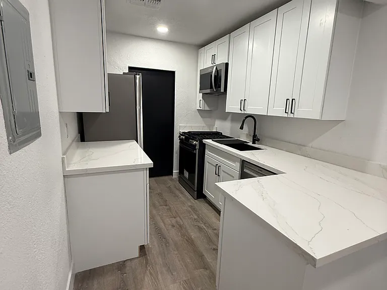 86 W Culver St #88 — Photo 2