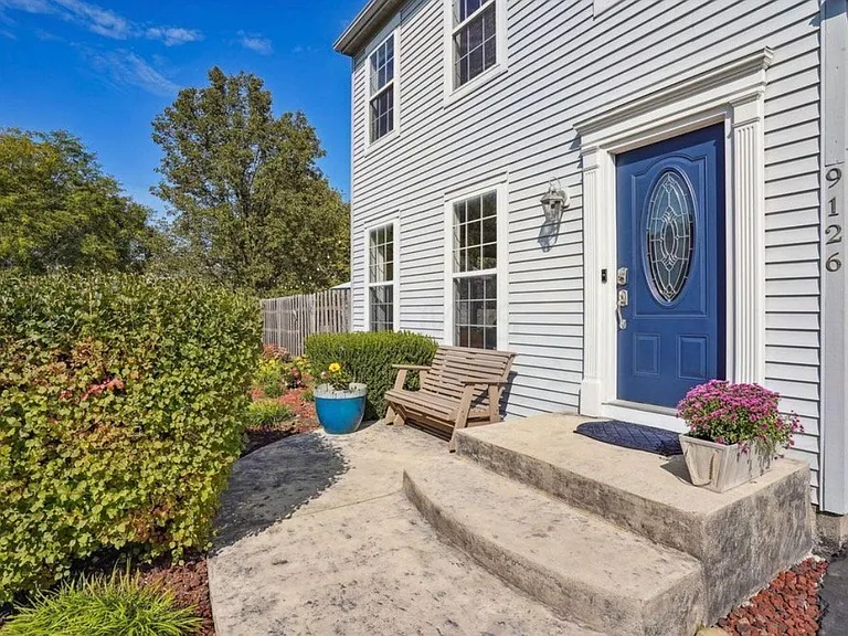 9126 Ellersly Dr — Photo 2