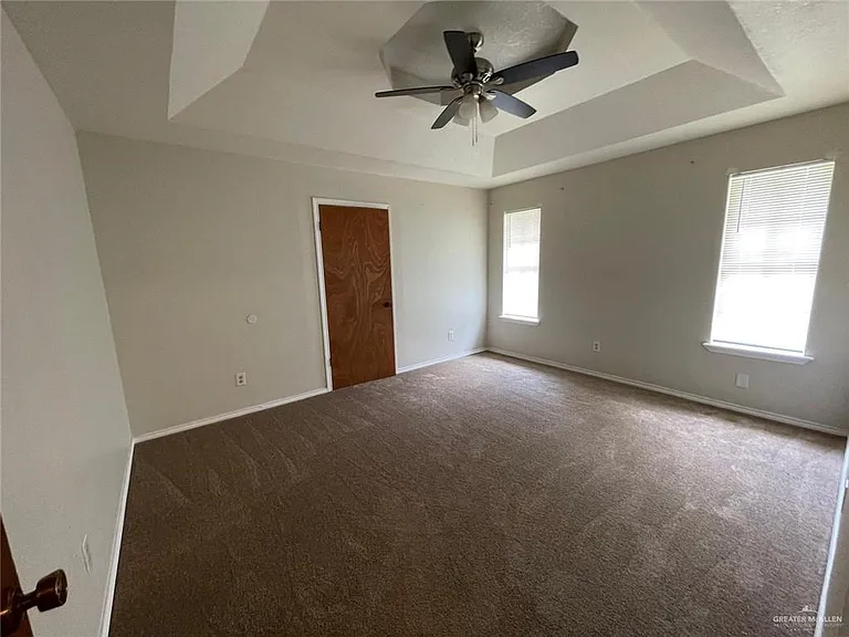 1305 James Cir — Photo 12