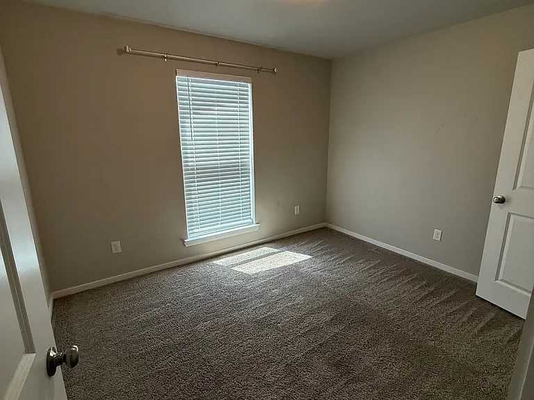 6720 Stake Ave — Photo 5