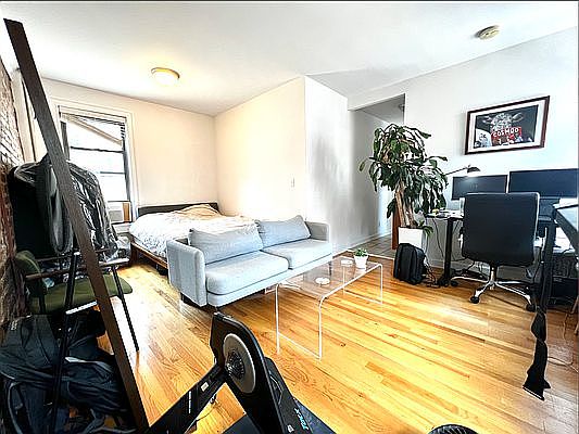 2nd image of 430 E 11th St APT 18