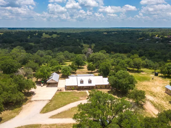 528 Marx Ln, La Vernia, TX 78121