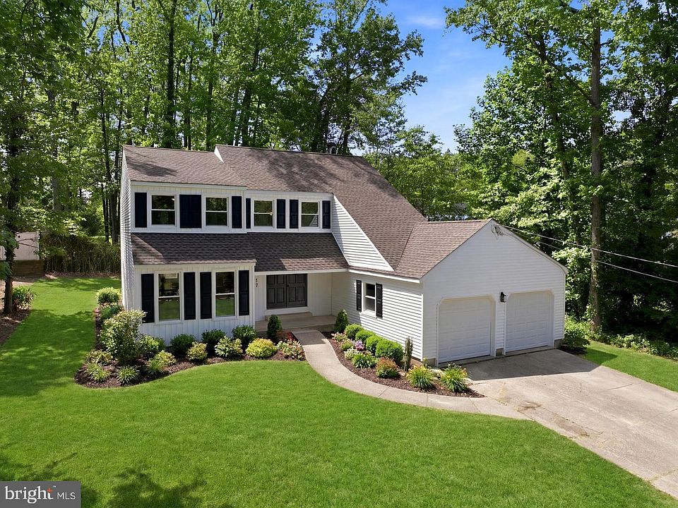 1st image of 17 Lyman Ave