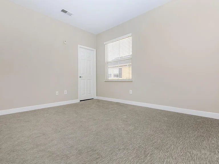 Bellecour Way Apartment Homes — Photo 37