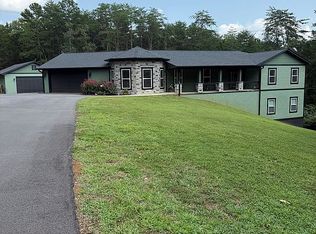2160 Ranch Rd, Dandridge, TN 37725