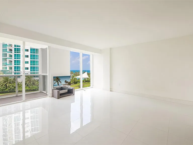 10275 Collins Ave #502 — Photo 7