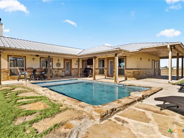 381 Schneider Rd, Seguin, TX 78155