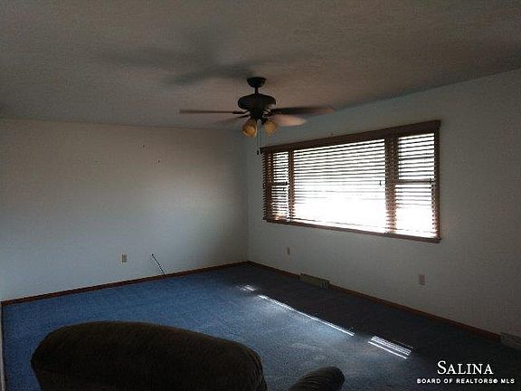 3rd image of 2043 Norton St