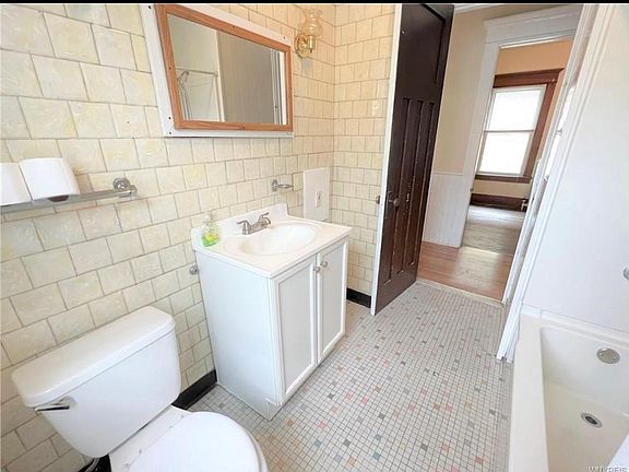 5th image of 39 Hughes Ave #2