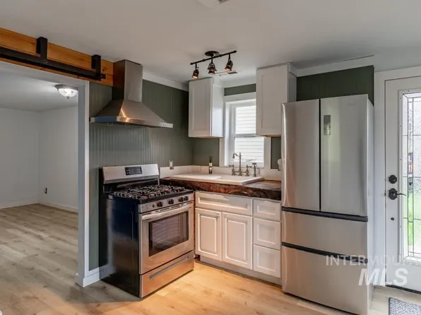 1021 Randall Flat Rd, Moscow, ID 83843