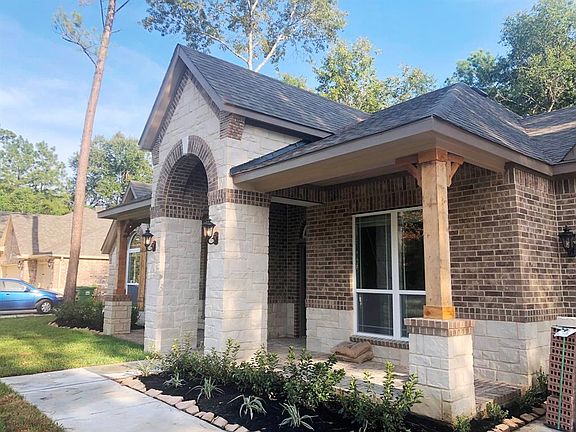 3rd image of 48 Chestnut Dr