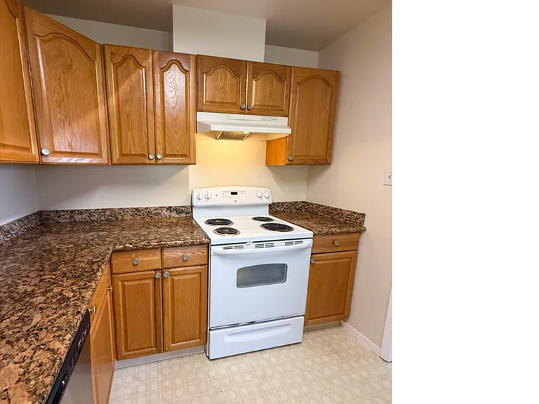 4 Davis Dr #A — Photo 10