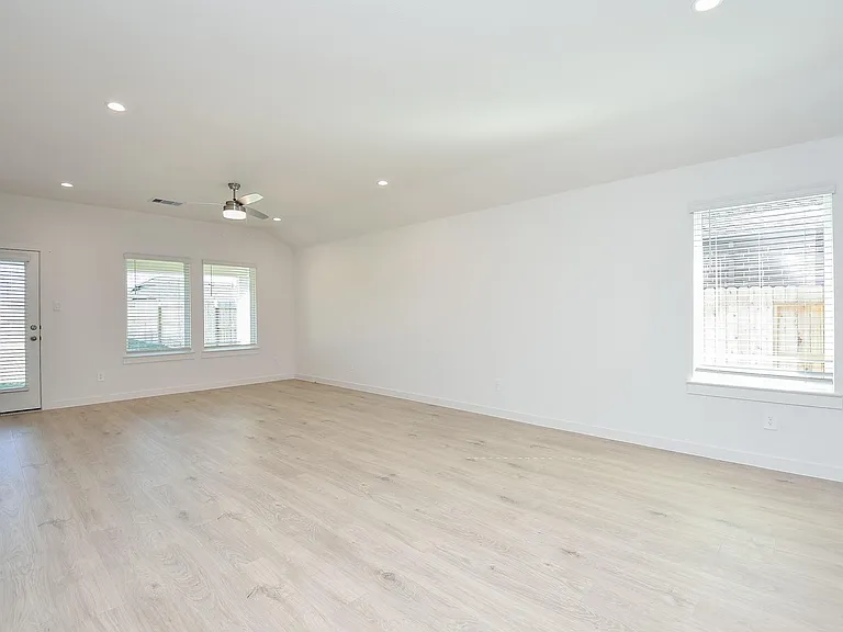 1130 Vista Pointe Dr — Photo 6