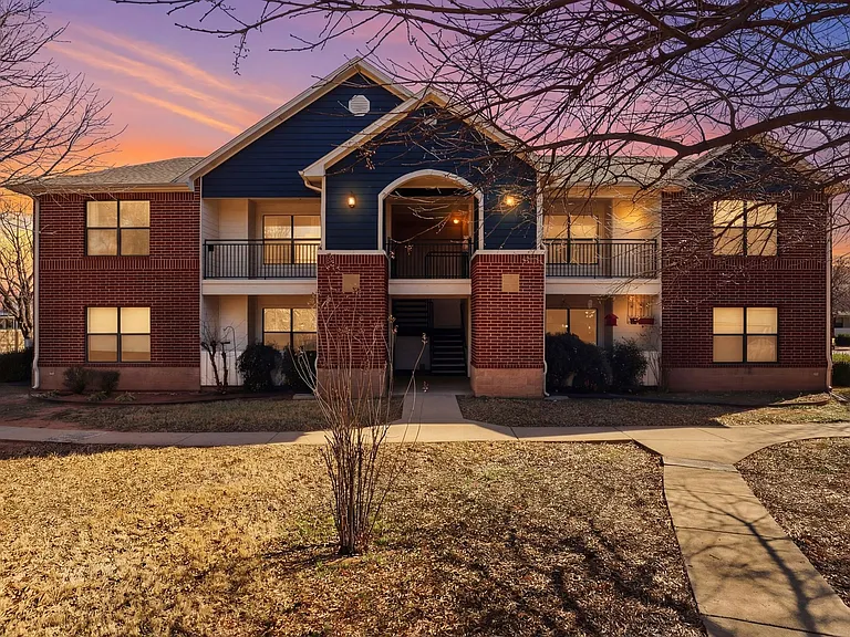 Edmond at Twenty500 Apartments — Photo 20