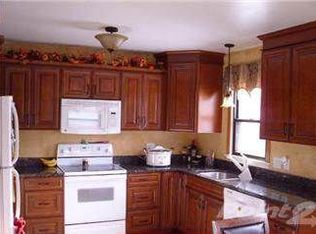 1284 Leland Rd E, Maplewood, MN 55109