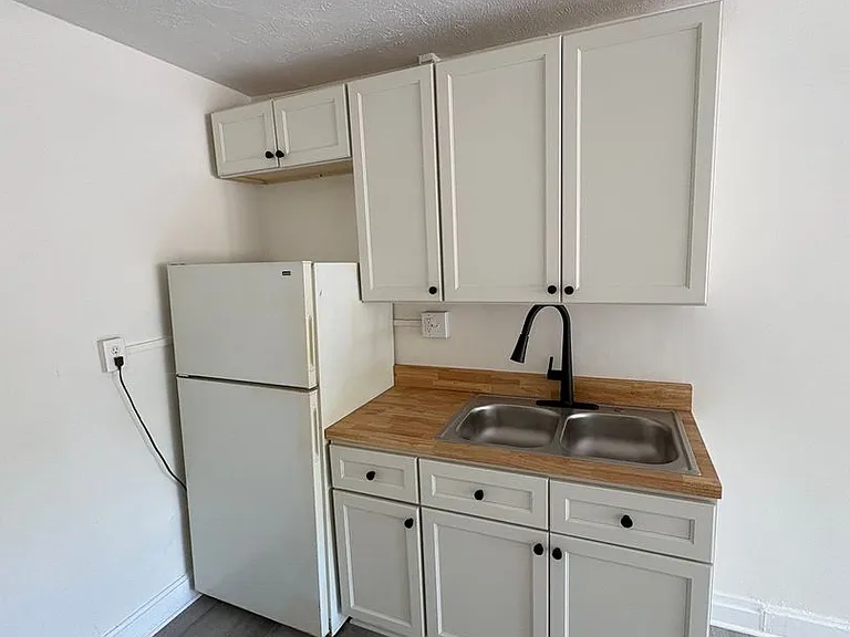 1008 Parsons Ave — Photo 4