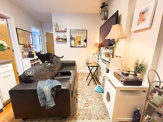 2nd image of 128 Thompson St #8A