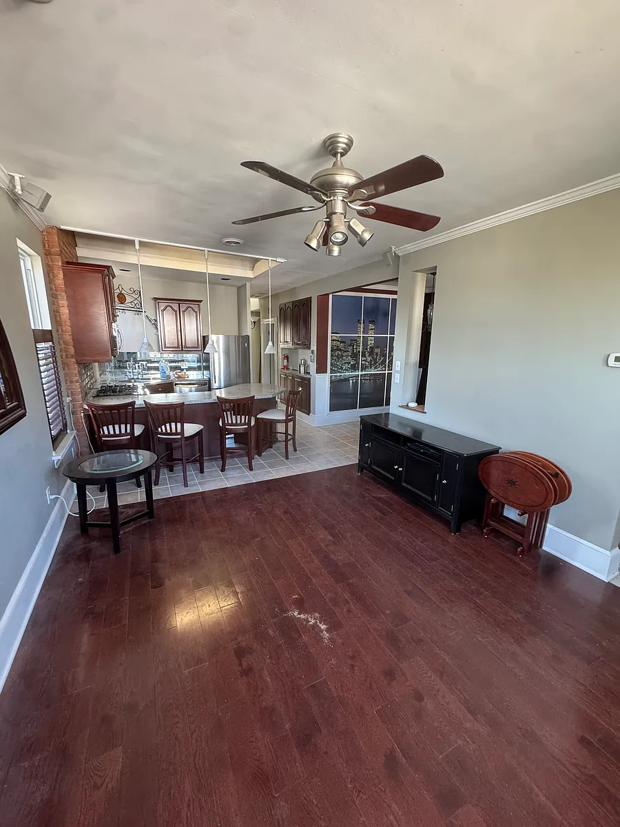 Building Photo - 1801 9th Ave #1