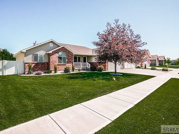5th image of 1815 Sunny Pine Way