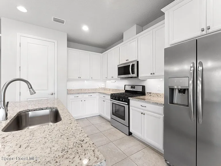 7440 Jazero Pl — Photo 5