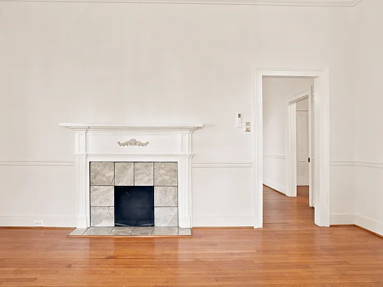 209 N Washington St — Photo 25