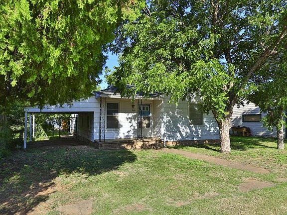 3rd image of 643 NW Avenue F