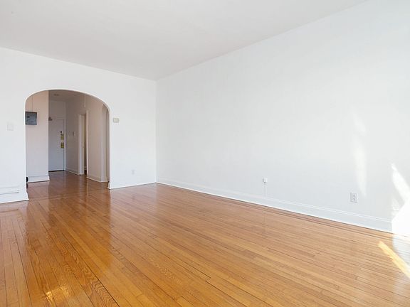 5th image of 104 Palisade Ave APT C2