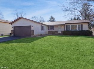 9217 Arthur St, Crystal Lake, IL 60014