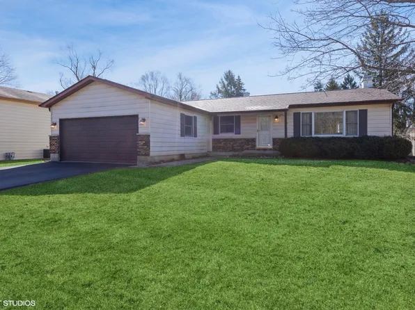 9217 Arthur St, Crystal Lake, IL 60014
