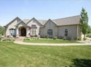19730 Josarah Ct, Bloomington, IL 61705
