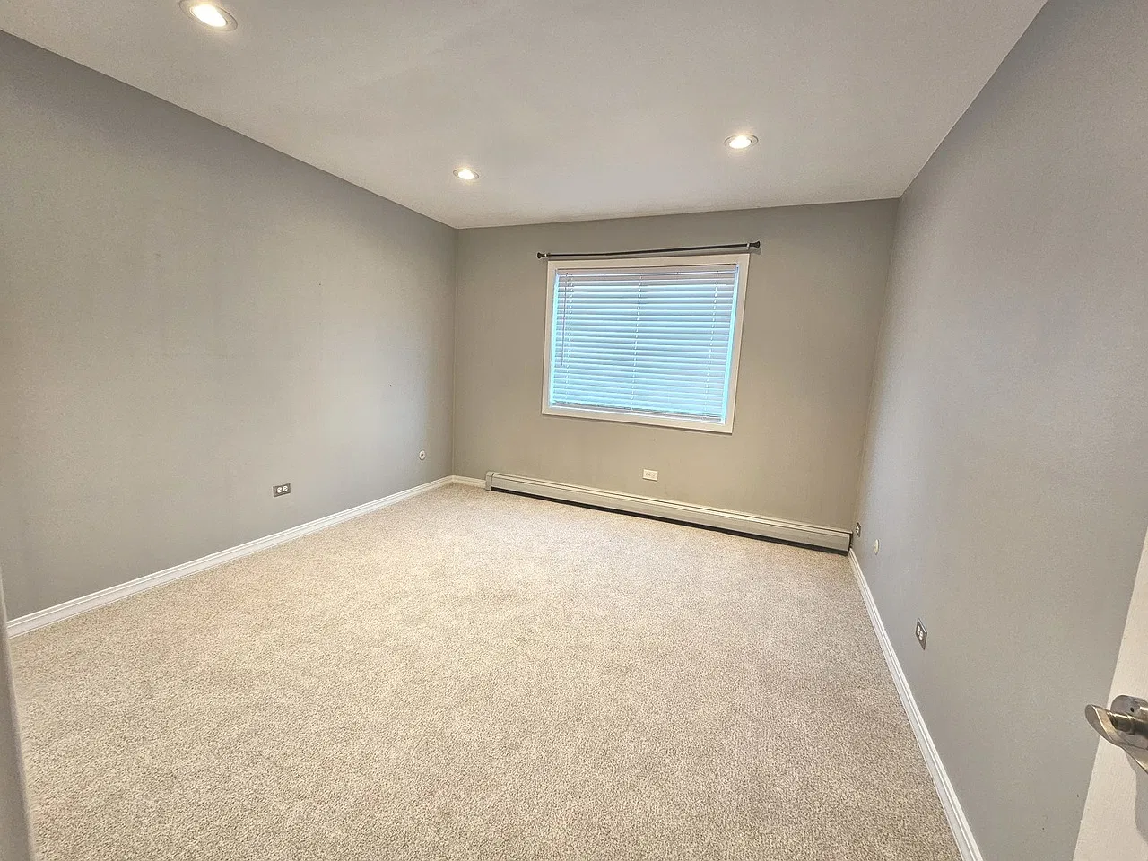 2 bed, 1000 sqft, $2,000 — Photo 4