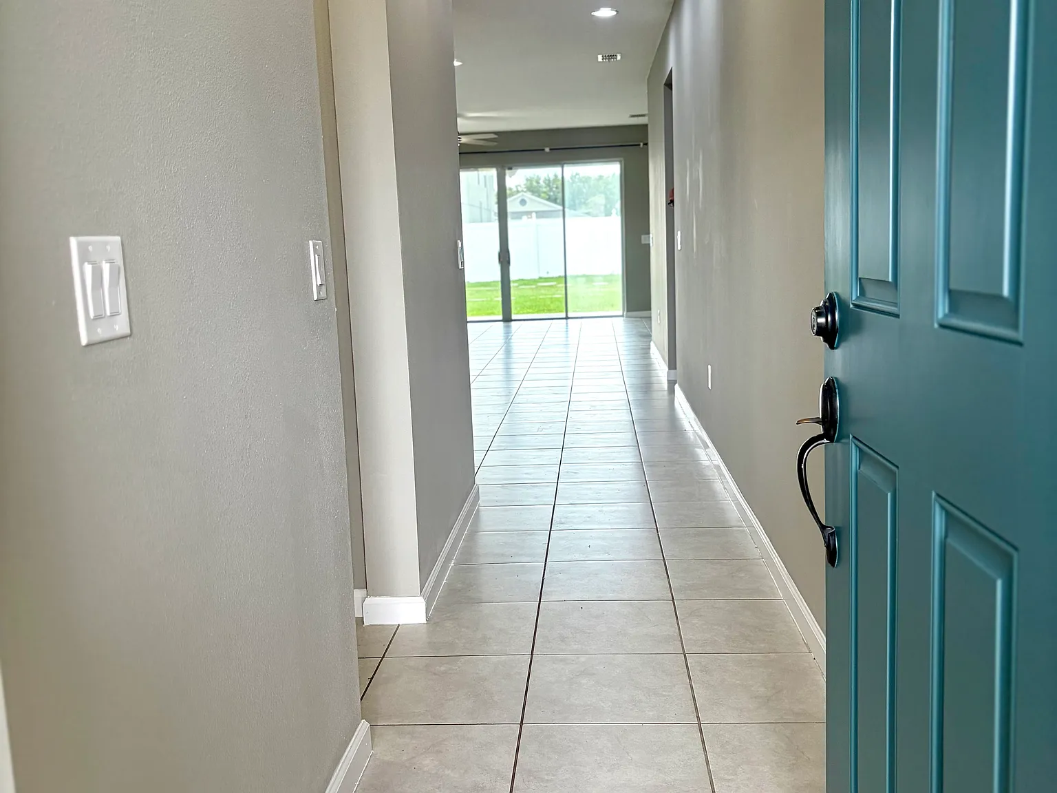 4 bed, 1843 sqft, $2,395 — Photo 4