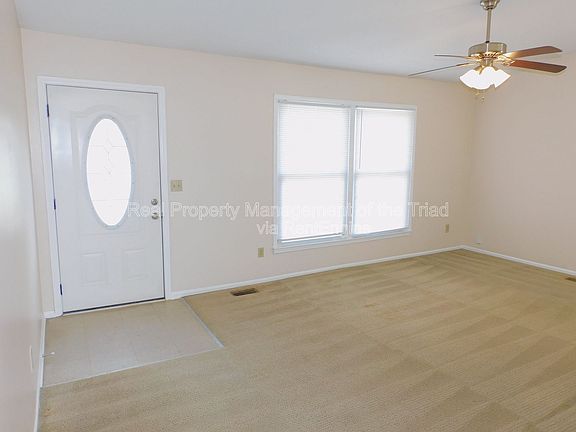 2nd image of 905 Tipperary Dr
