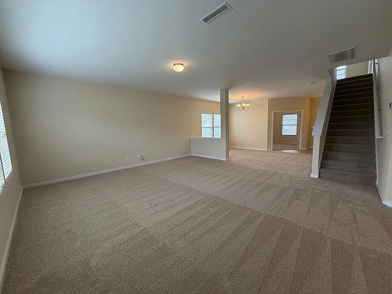 1328 Shaw Ave — Photo 10