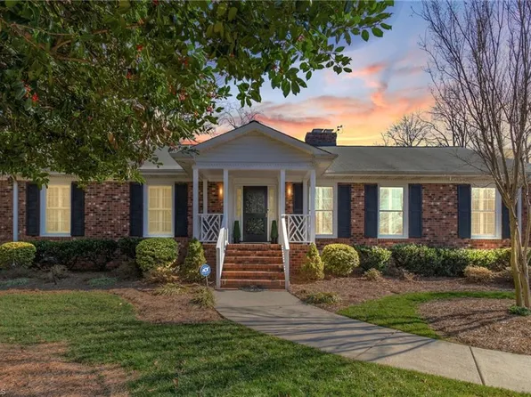 1302 Clover Ln, Greensboro, NC 27410