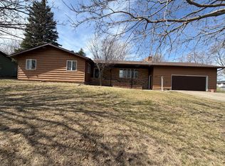 613 Pennsylvania Ave, Adrian, MN 56110