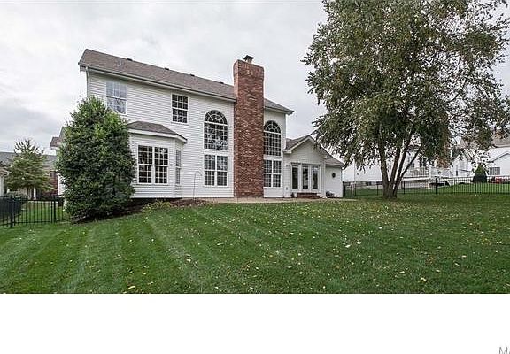 3rd image of 15563 Meadowbrook Circle Ln