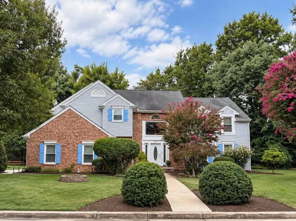 107 Bentley Dr, Mount Laurel, NJ 08054