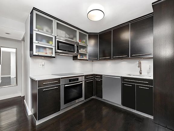 4th image of 300 E 71st St APT 17H