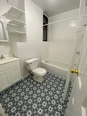 Rented by Peter R. Hungerford, LREB | media 18