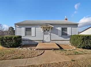 1081 Bieker Rd, Washington, MO 63090