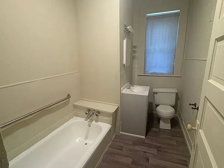 533 Merrick St #A — Photo 6