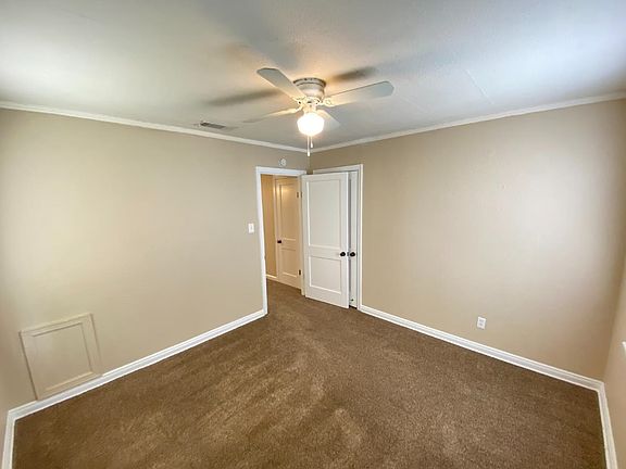 3rd image of 3211 Sunrise St