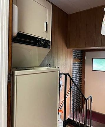 4th image of 302 W Grand Prairie St